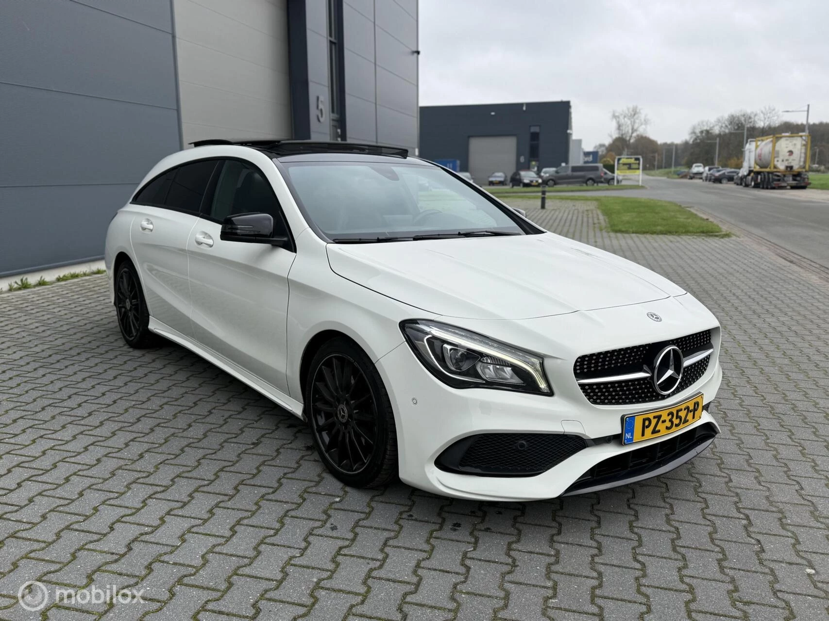 Hoofdafbeelding Mercedes-Benz CLA