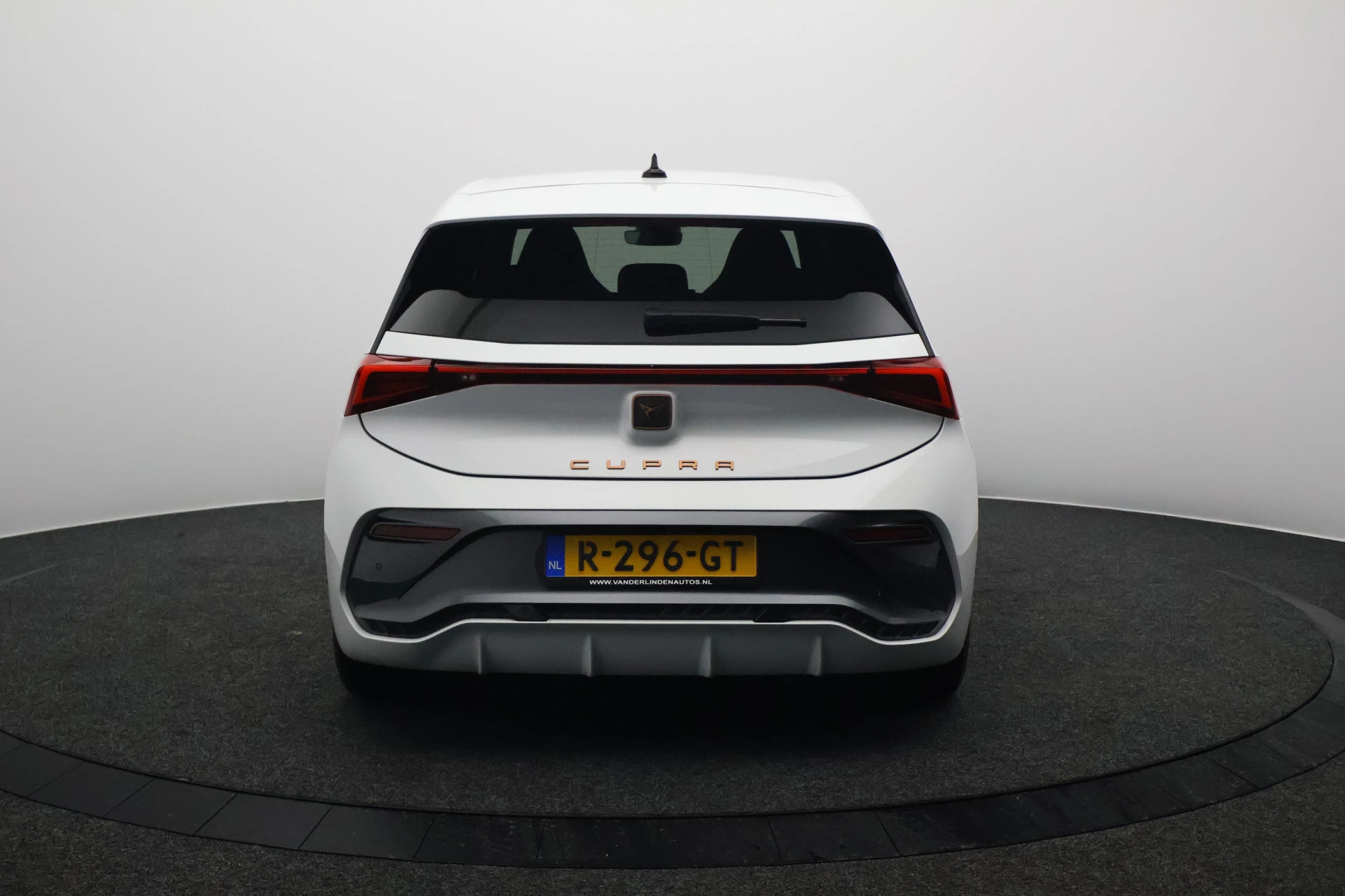 Hoofdafbeelding CUPRA Born