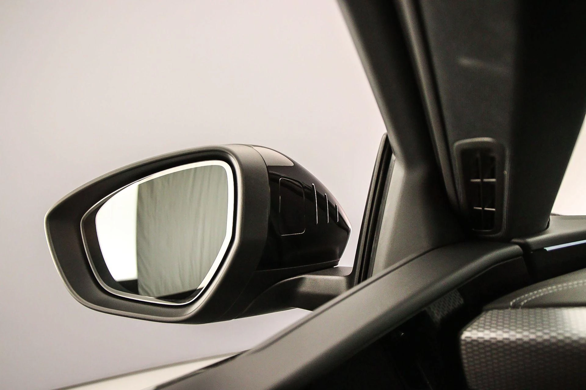 Hoofdafbeelding Audi A6 Avant e-tron