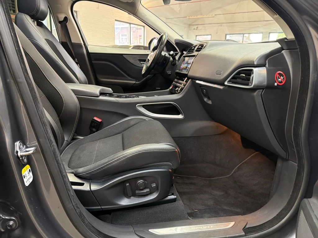 Hoofdafbeelding Jaguar F-PACE