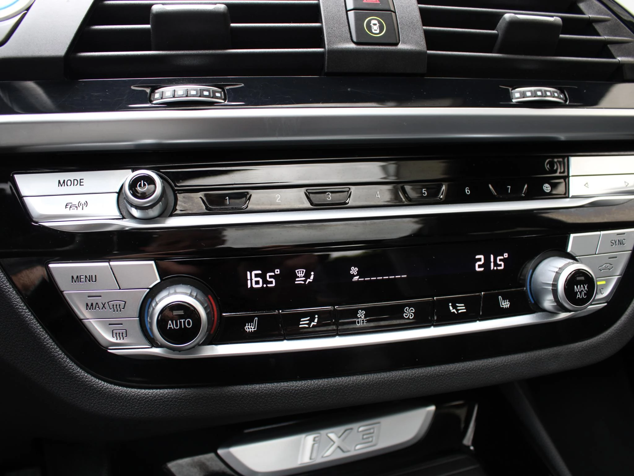 Hoofdafbeelding BMW iX3