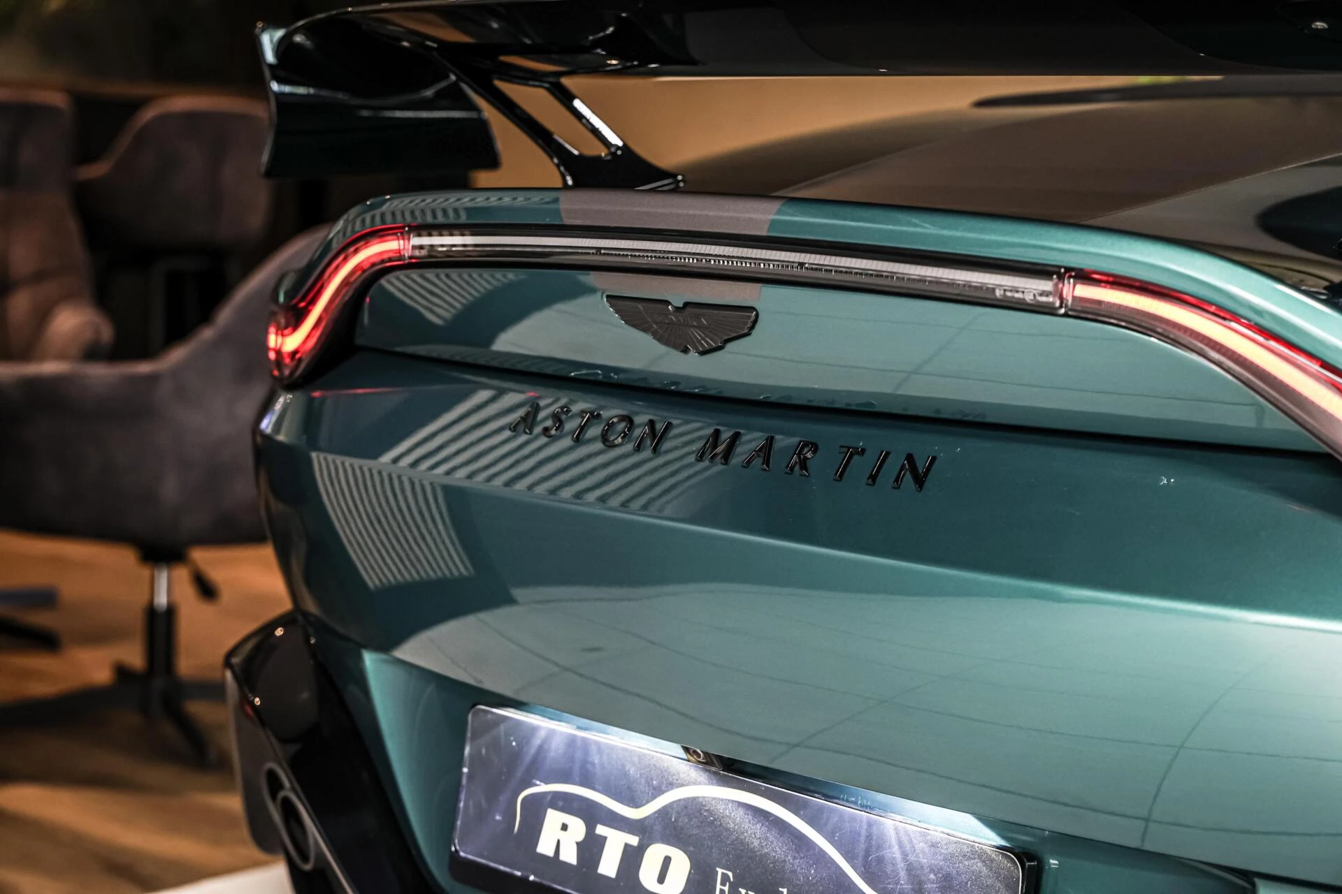 Hoofdafbeelding Aston Martin V8 Vantage