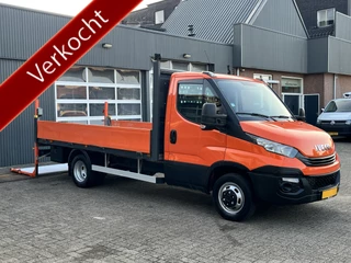 Iveco Daily 35C14 375 Trekhaak 3500kg Laadklep 500kg Navigatie Open laadbak Pick-up Euro 6 Bpm vrij Bakwagen p-up 136pk 1e eigenaar Dealer onderhouden
