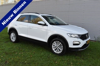 Hoofdafbeelding Volkswagen T-Roc Volkswagen T-Roc 1.5 TSI Sport Business R Automaat Panoramadak El-achterklep Afmeembare achterklep