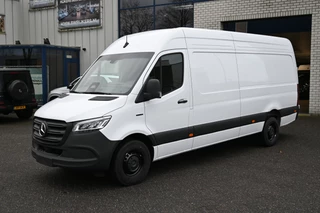Hoofdafbeelding Mercedes-Benz eSprinter Mercedes-Benz eSprinter 320 L3H2 Pro 81kWh LED, DC-opladen 115kW, Smartphone integratiepakket, Opstap