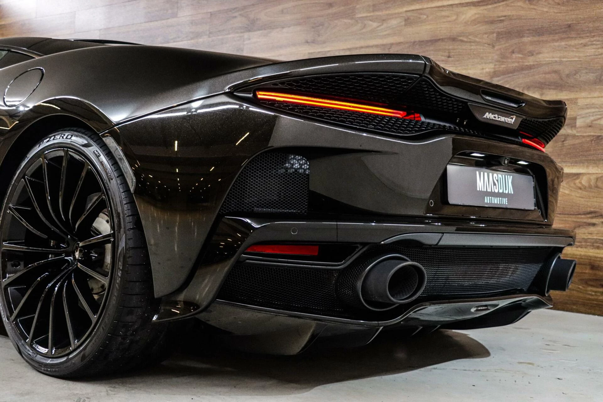 Hoofdafbeelding McLaren GT