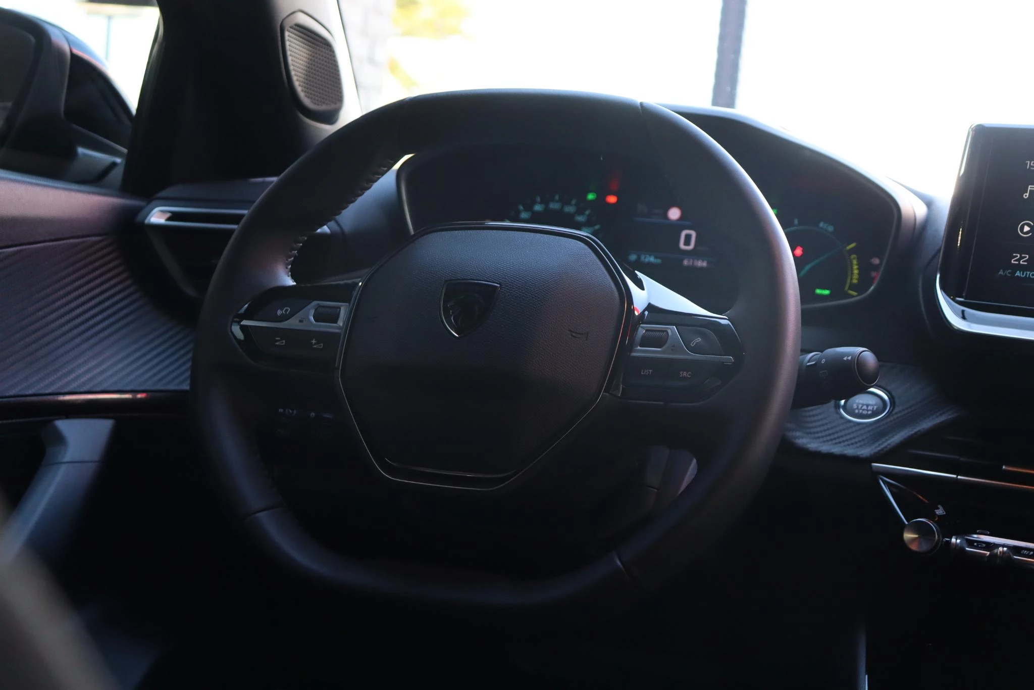 Hoofdafbeelding Peugeot e-2008