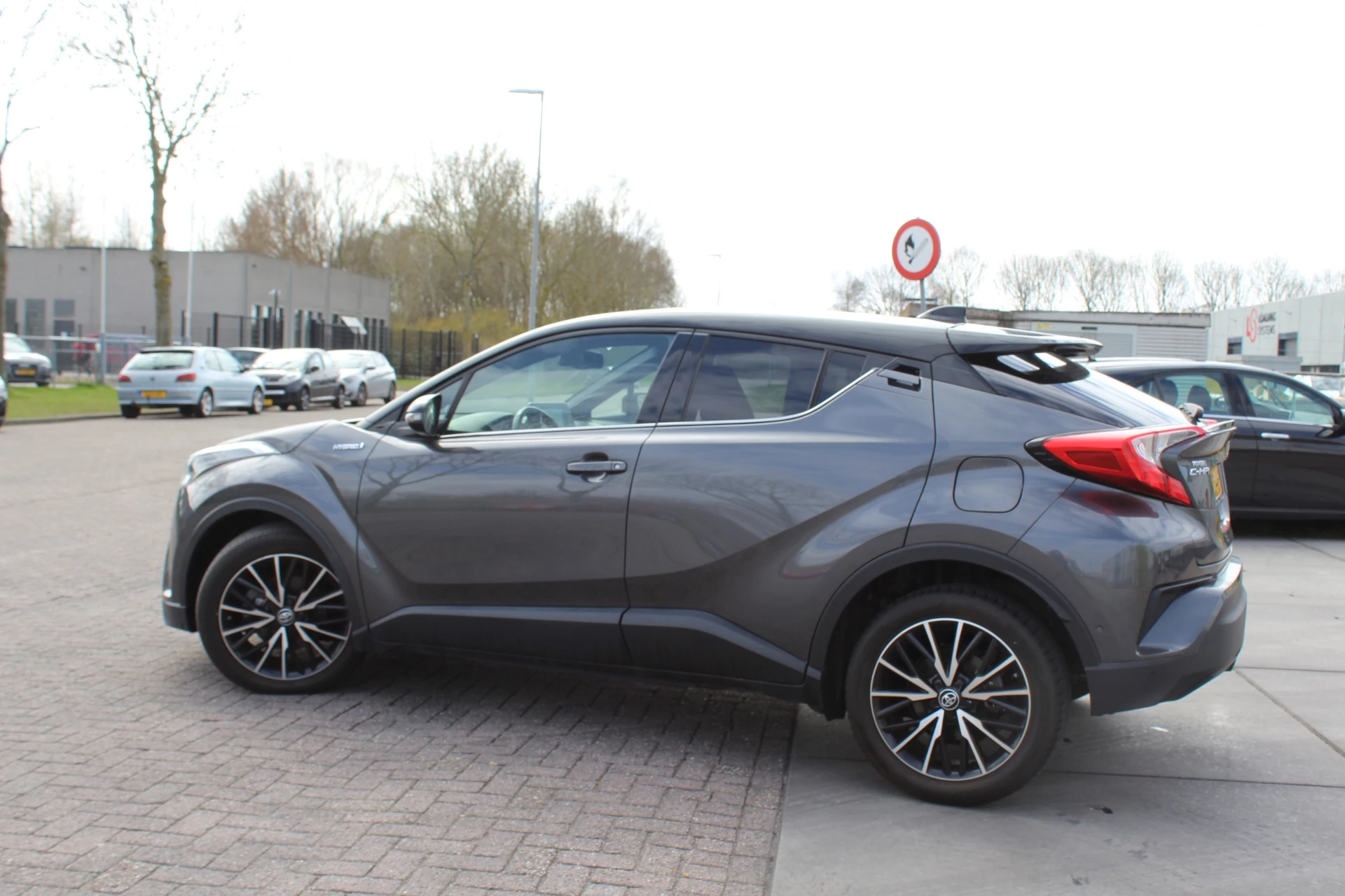 Hoofdafbeelding Toyota C-HR