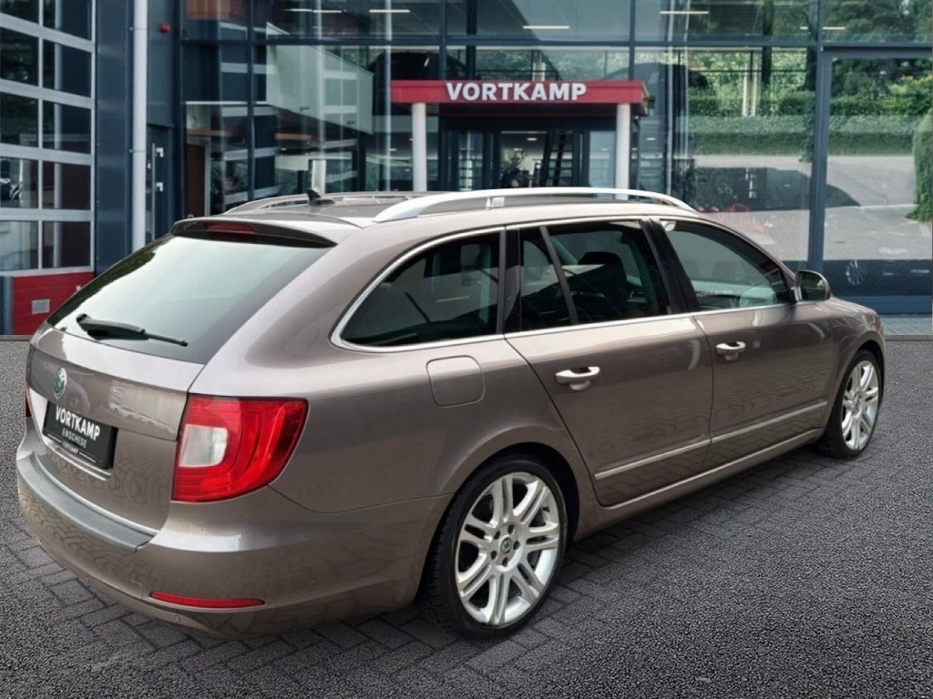 Hoofdafbeelding Škoda Superb