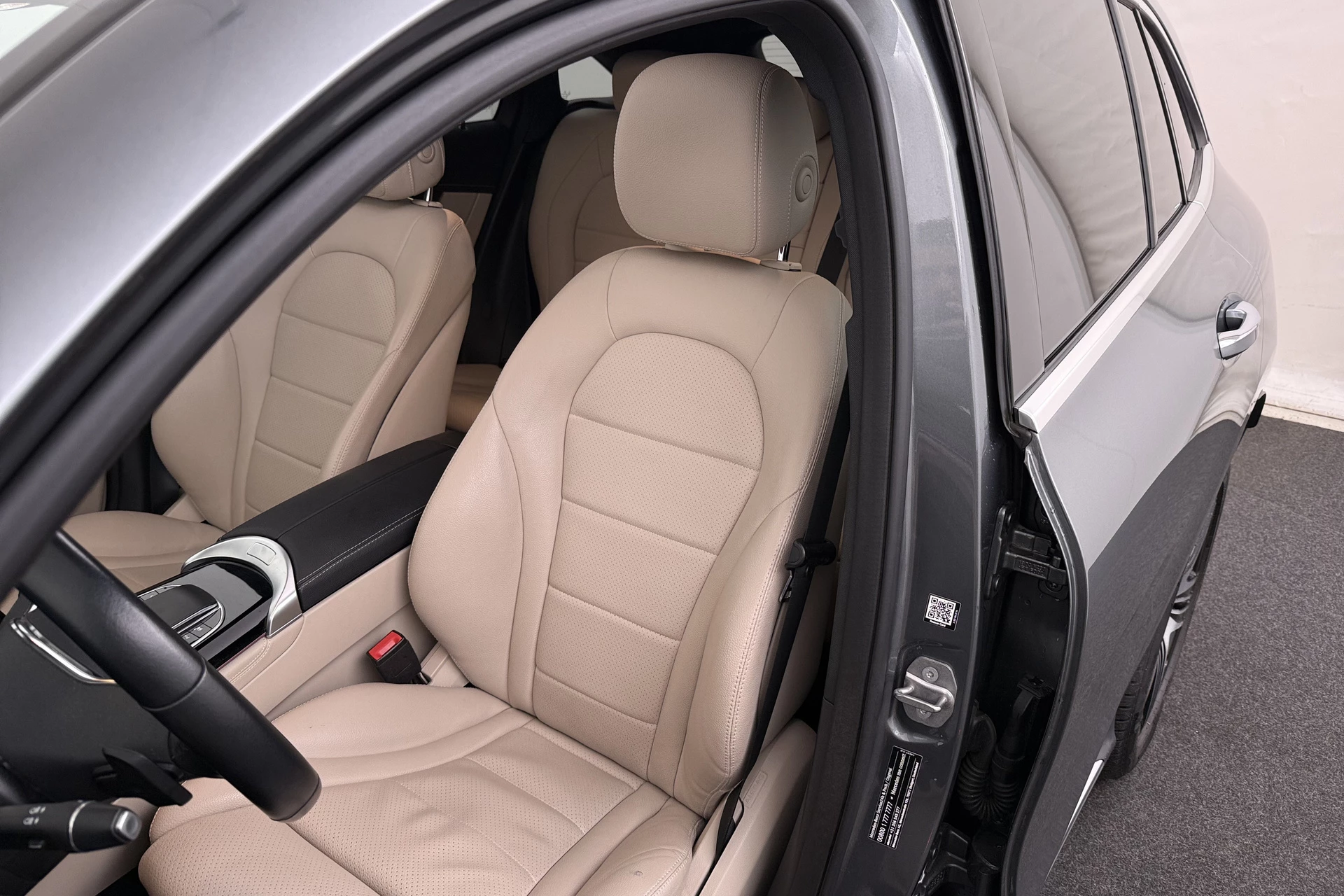 Hoofdafbeelding Mercedes-Benz EQC