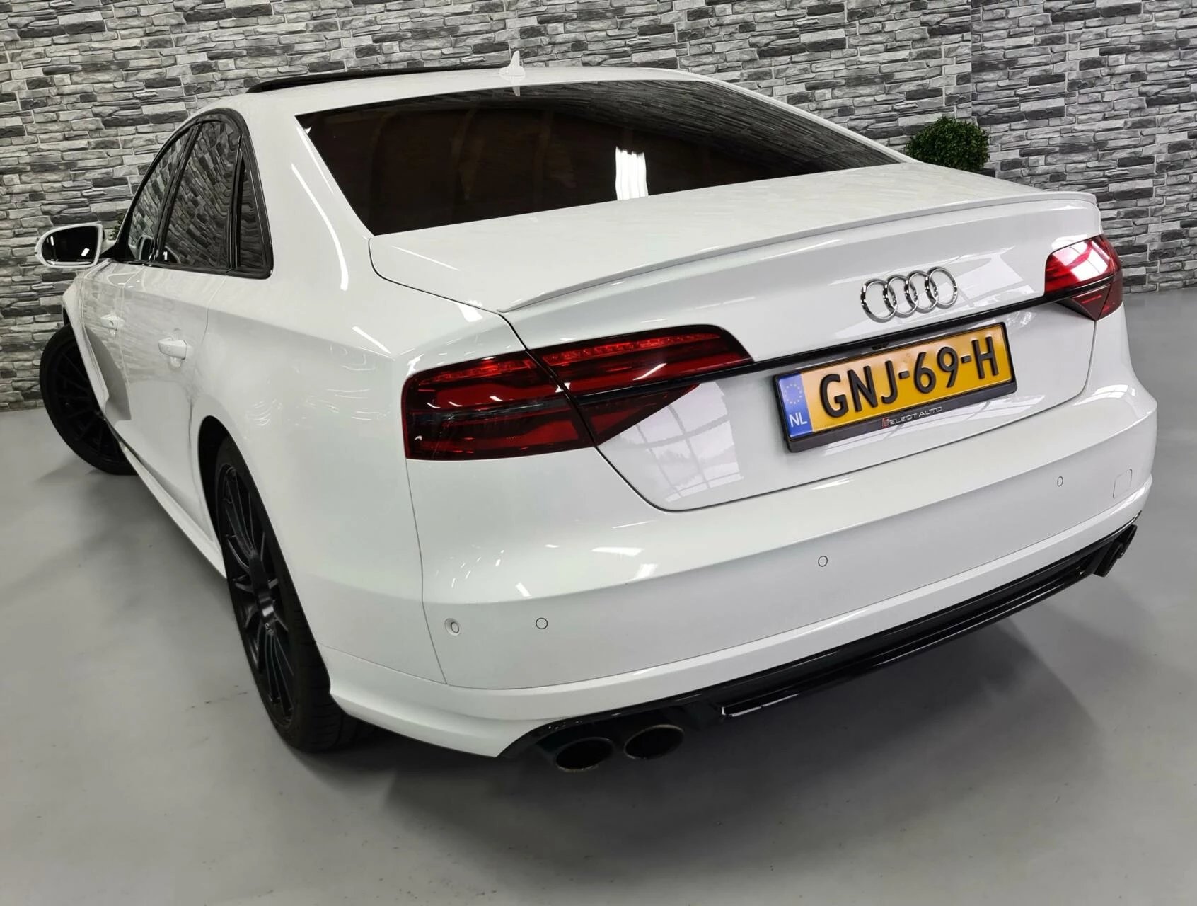 Hoofdafbeelding Audi S8