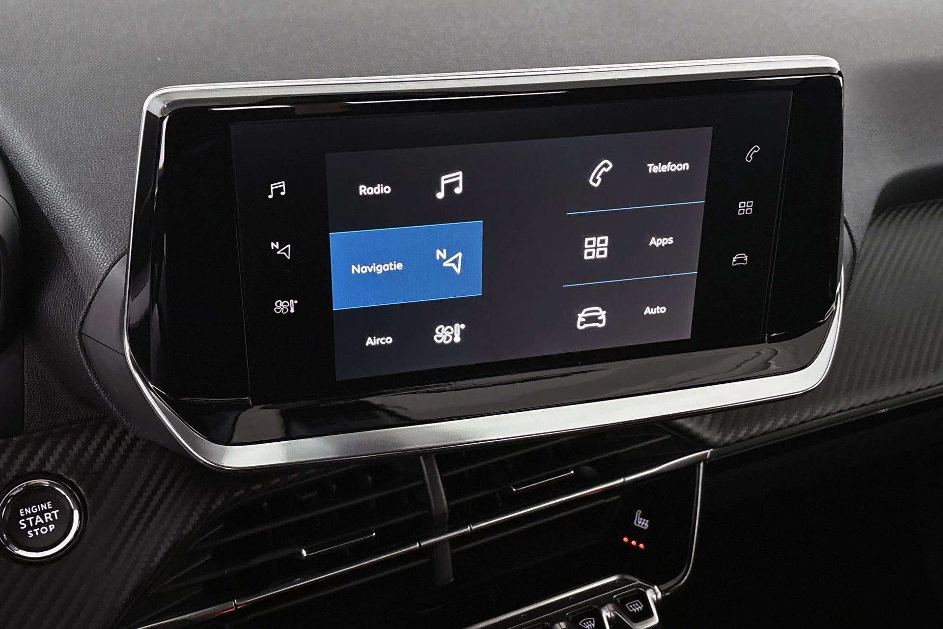 Hoofdafbeelding Peugeot e-2008