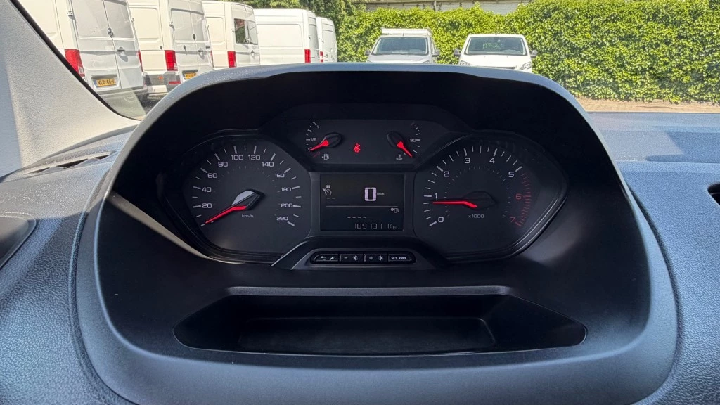 Hoofdafbeelding Peugeot Partner