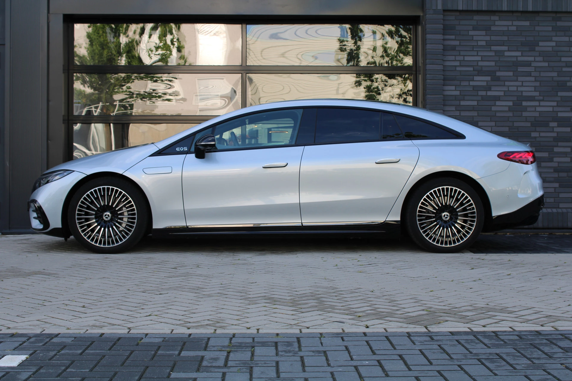 Hoofdafbeelding Mercedes-Benz EQS