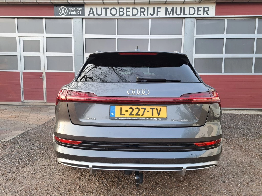 Hoofdafbeelding Audi e-tron
