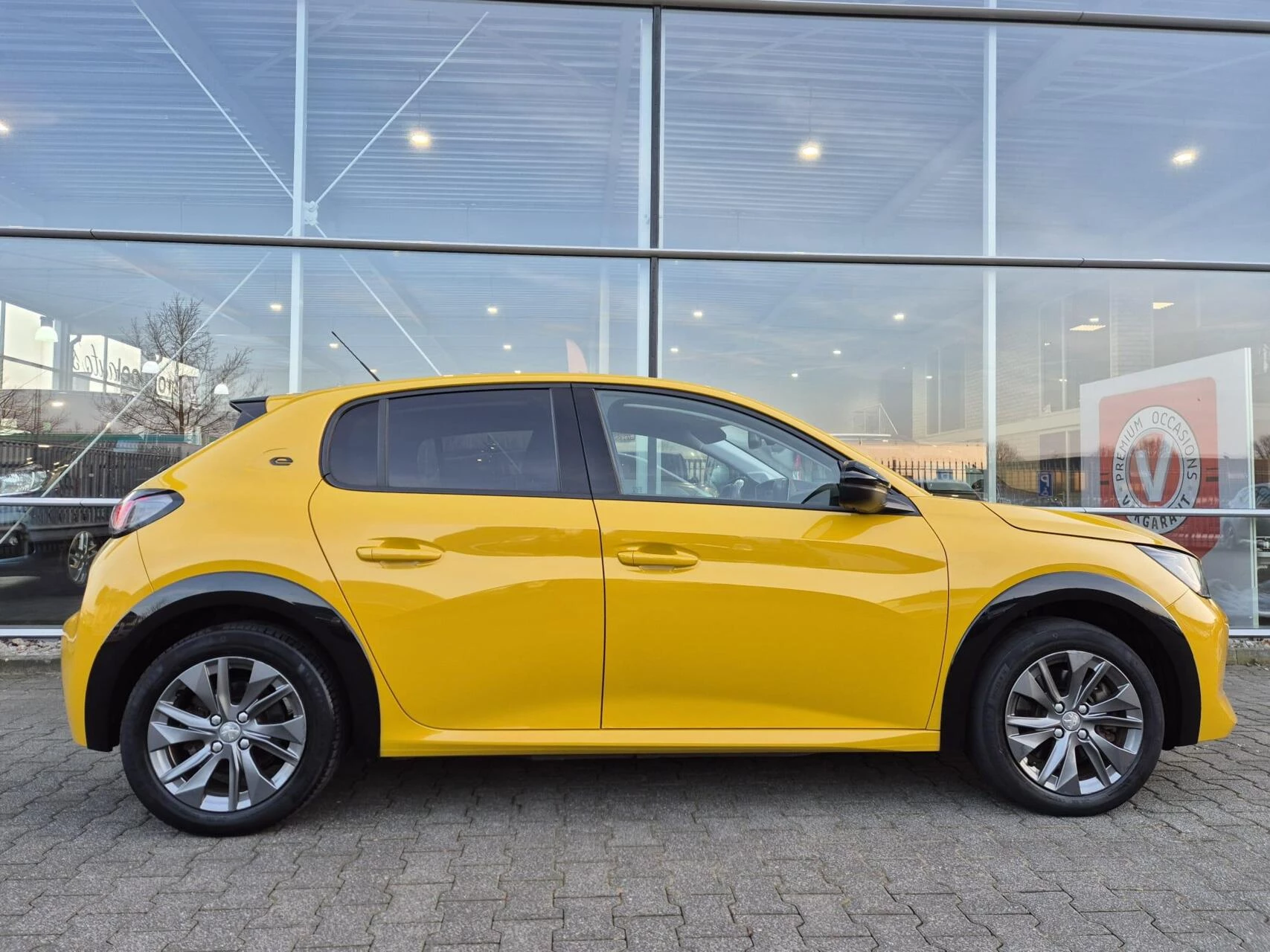 Hoofdafbeelding Peugeot e-208