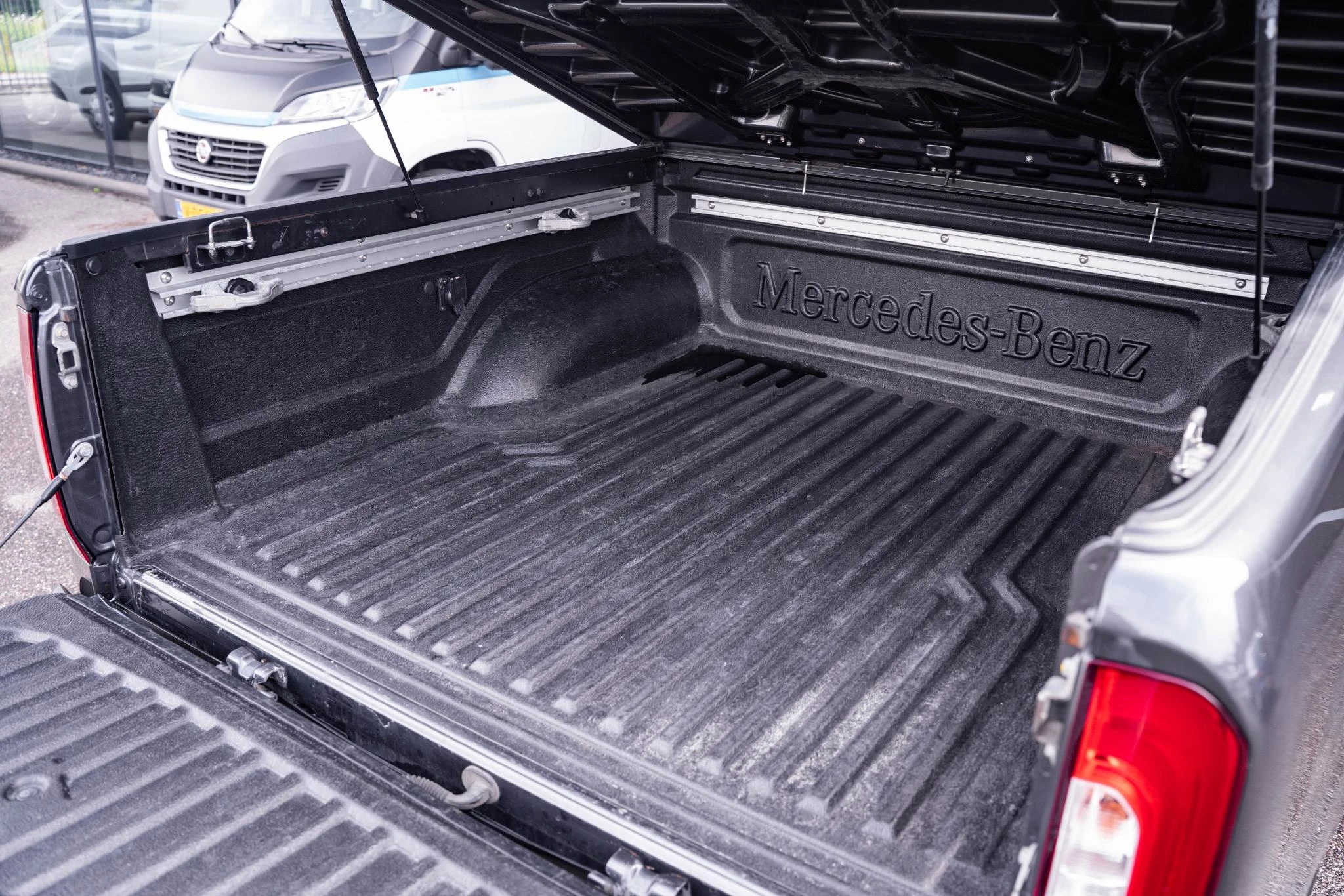 Hoofdafbeelding Mercedes-Benz X-Klasse