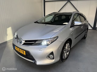 Toyota Auris 1.8 Hybrid Lease Pro
