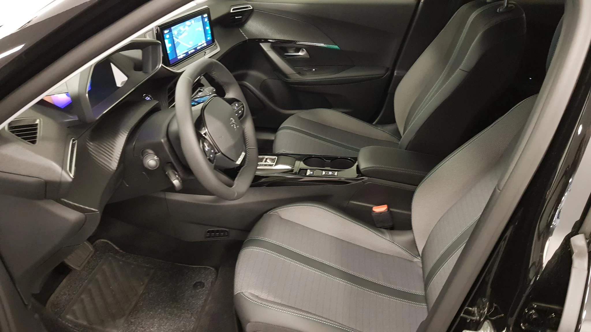 Hoofdafbeelding Peugeot e-2008