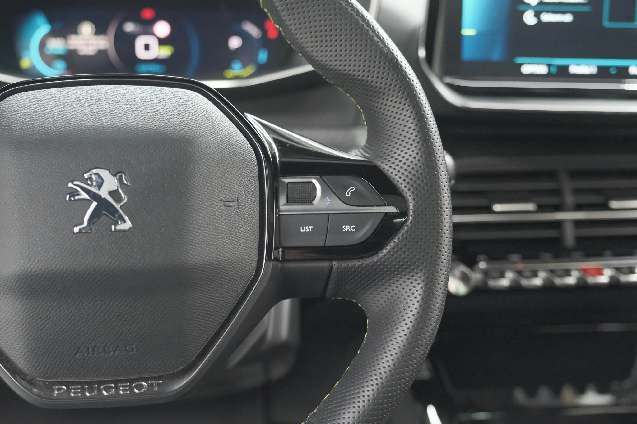Hoofdafbeelding Peugeot e-2008