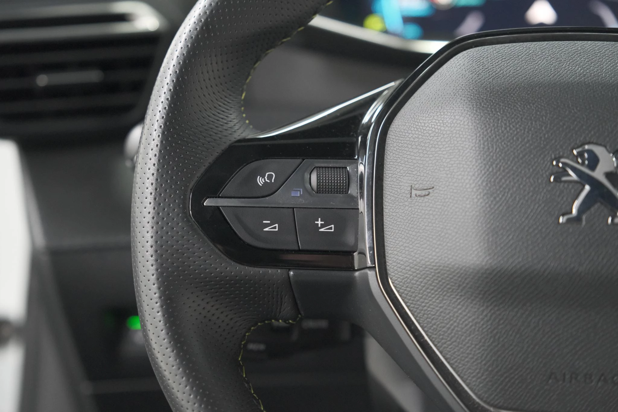 Hoofdafbeelding Peugeot e-2008