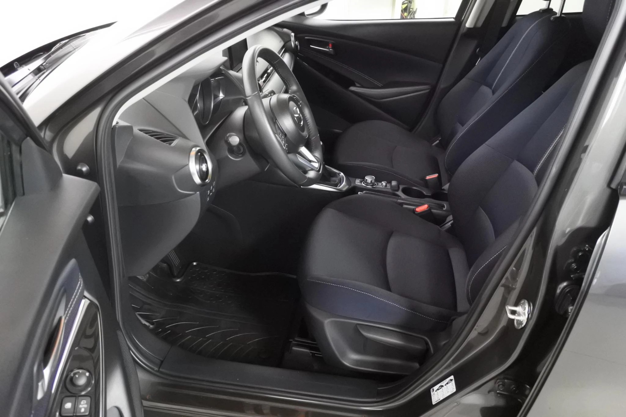 Hoofdafbeelding Mazda 2