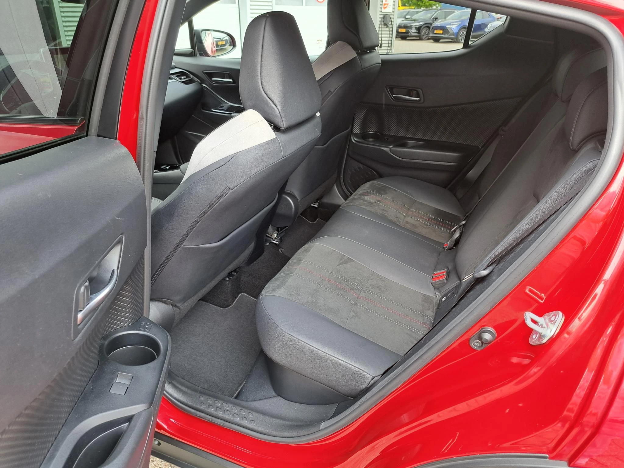 Hoofdafbeelding Toyota C-HR