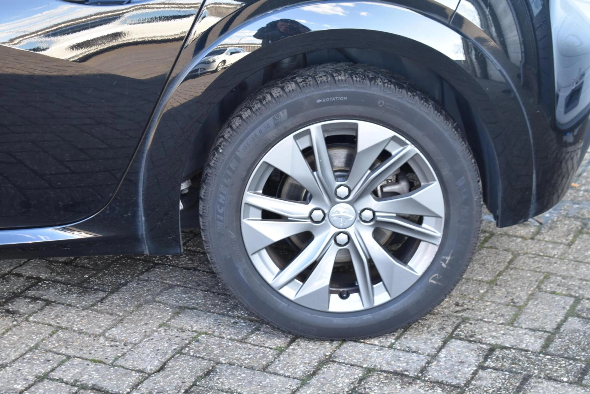 Hoofdafbeelding Peugeot e-208