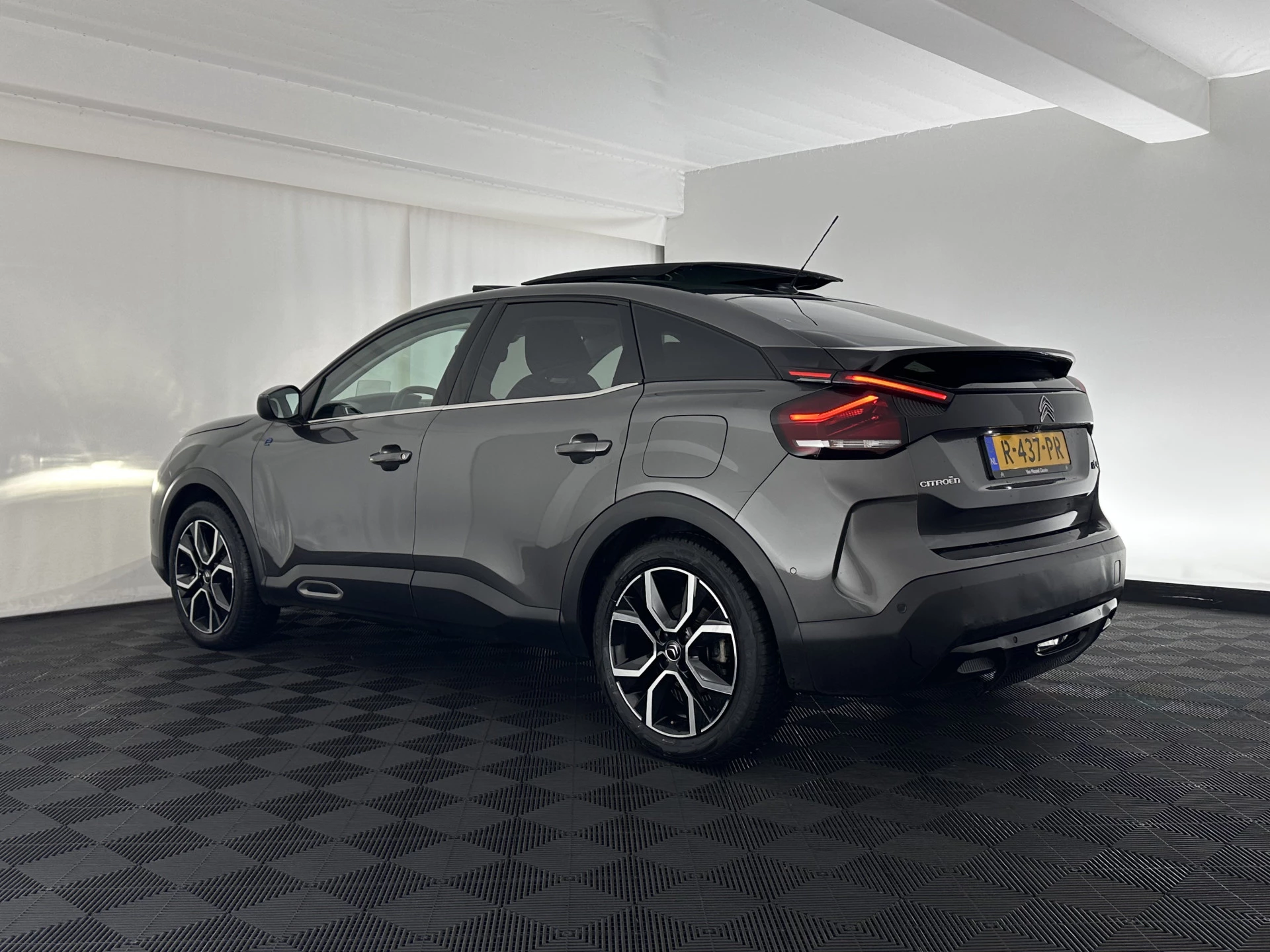 Hoofdafbeelding Citroën ë-C4