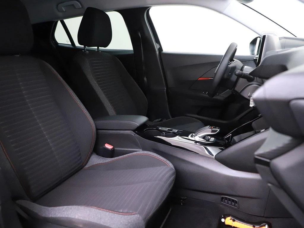 Hoofdafbeelding Peugeot e-2008