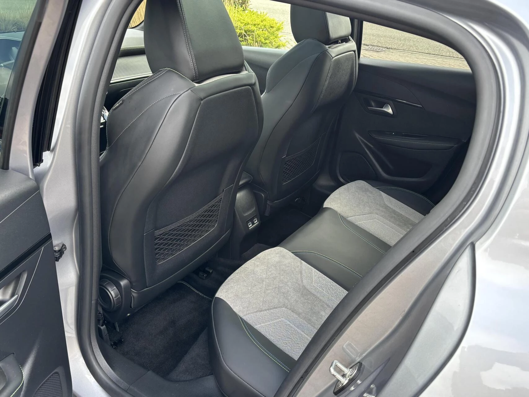 Hoofdafbeelding Peugeot e-208