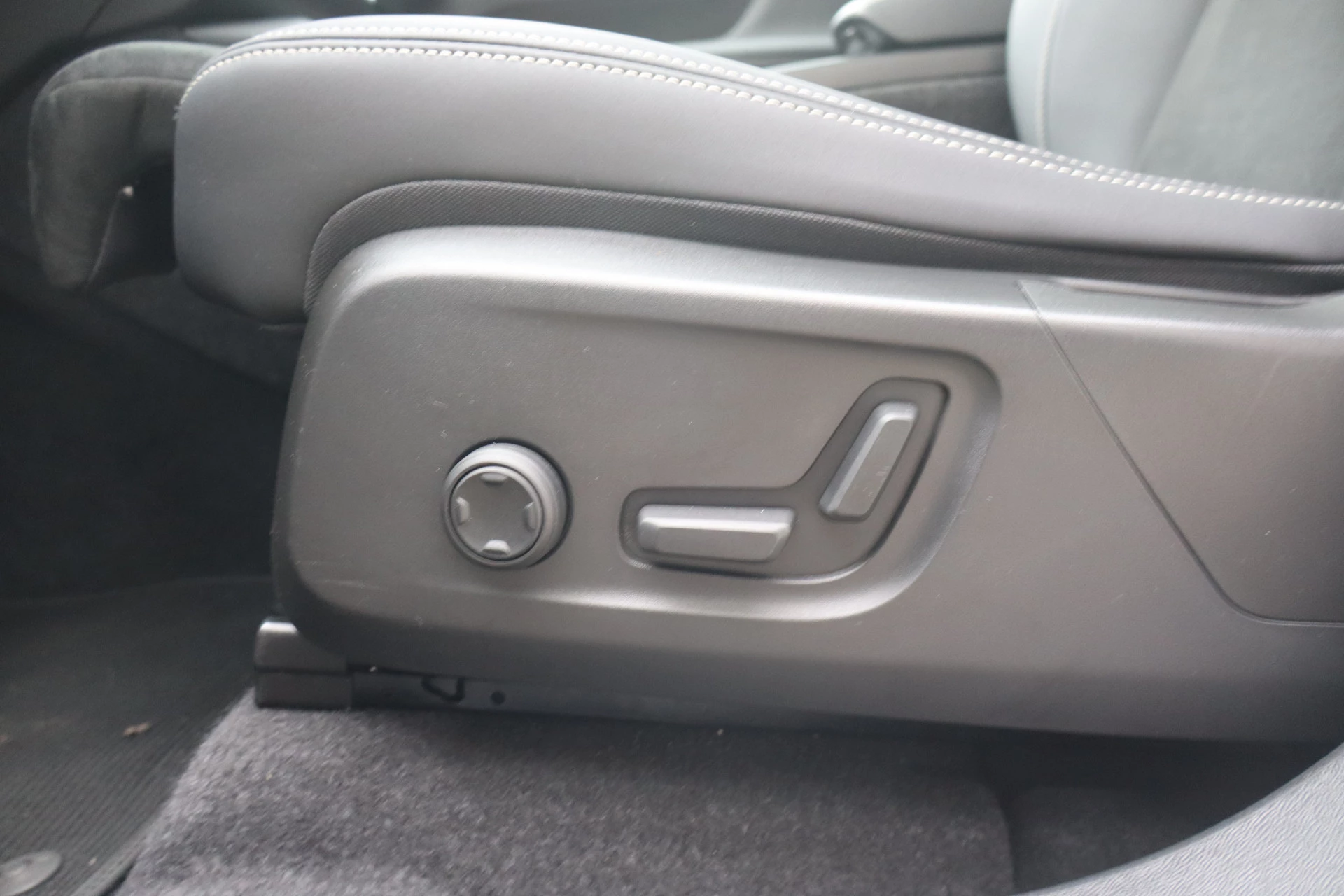 Hoofdafbeelding Volvo C40