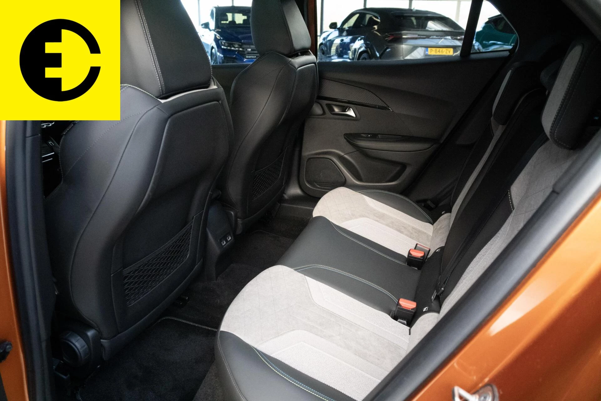 Hoofdafbeelding Peugeot e-2008