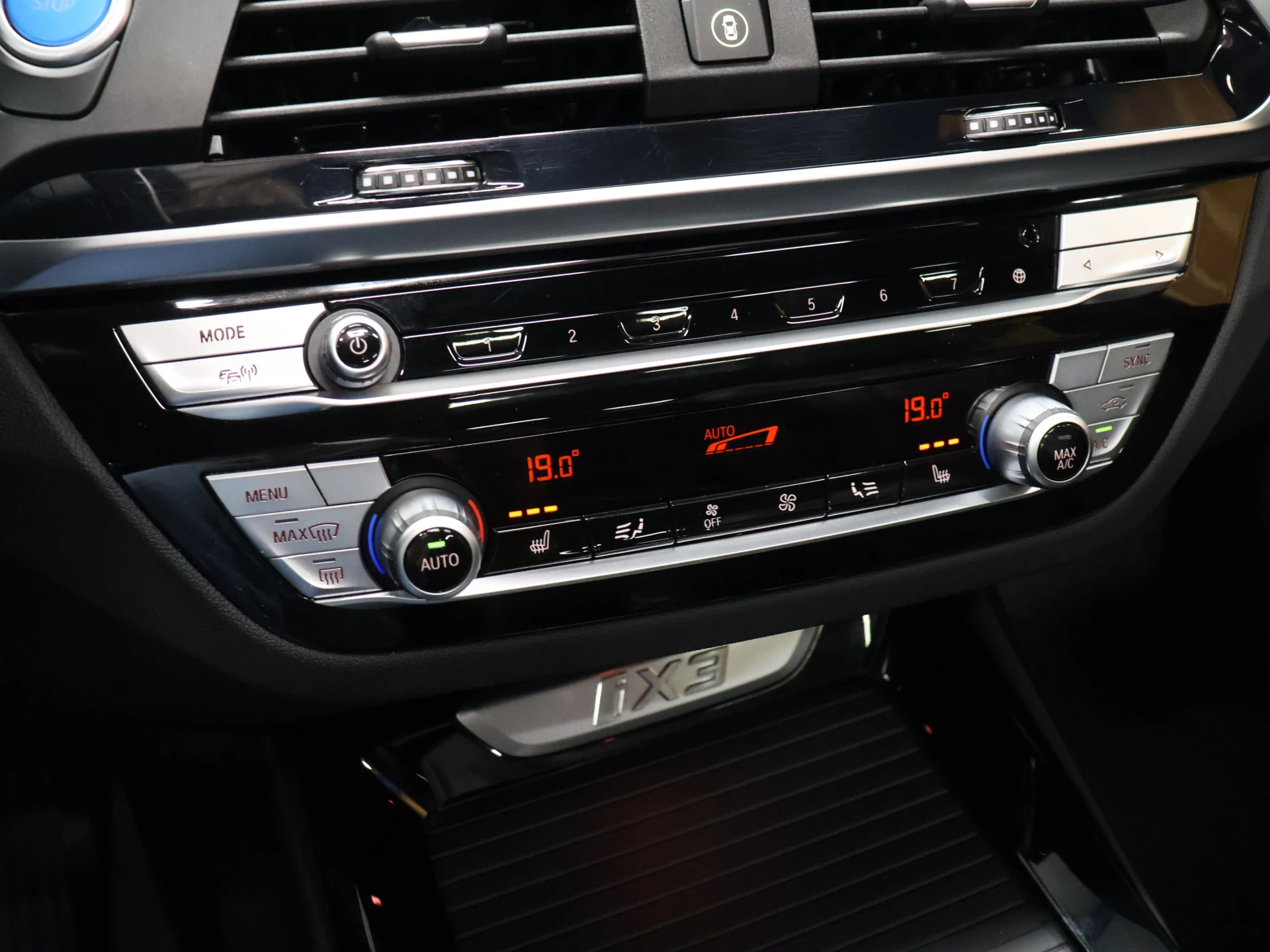 Hoofdafbeelding BMW iX3