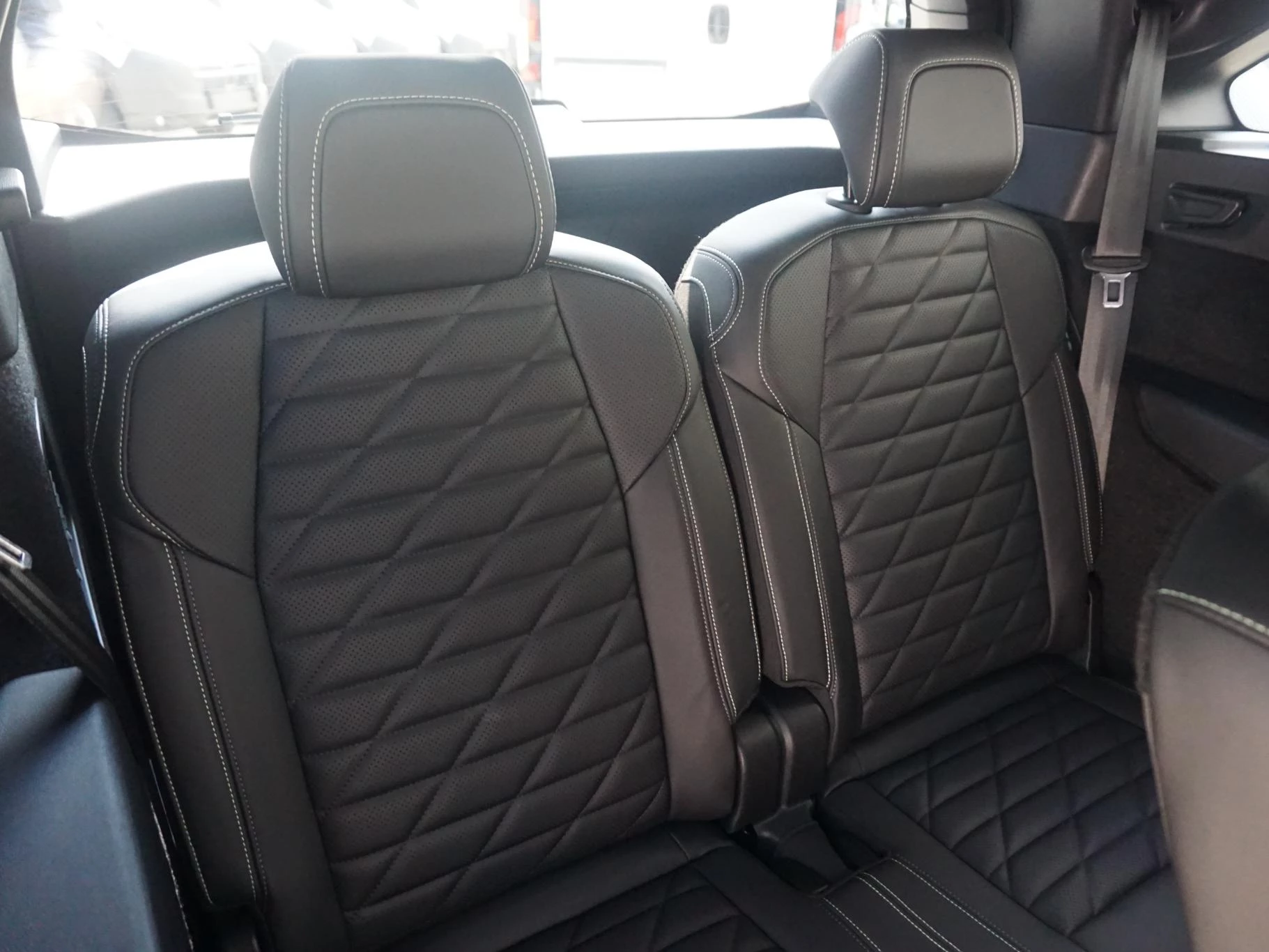 Hoofdafbeelding Peugeot e-5008