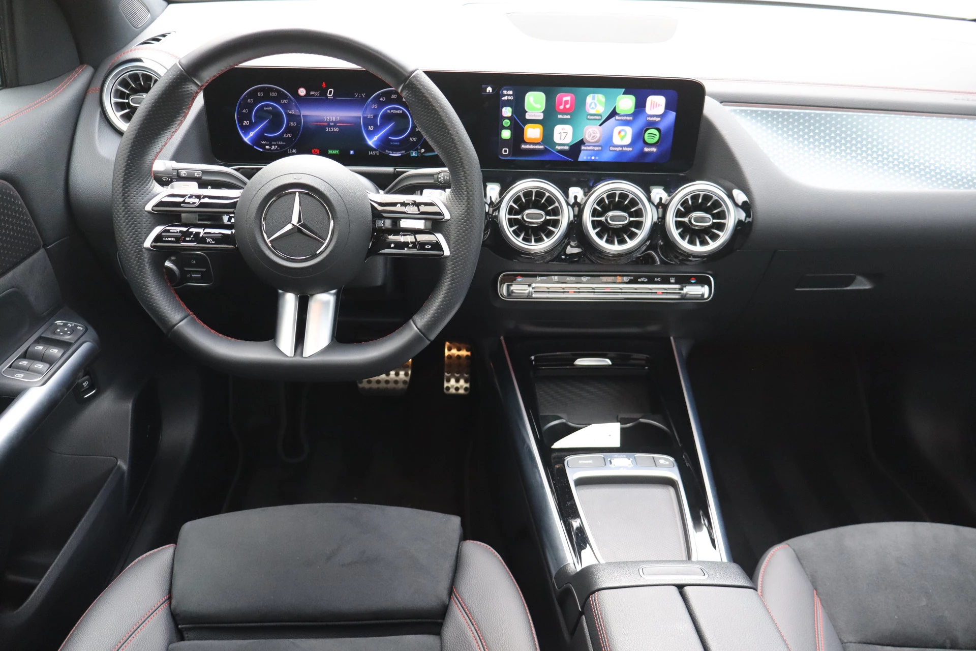Hoofdafbeelding Mercedes-Benz EQA