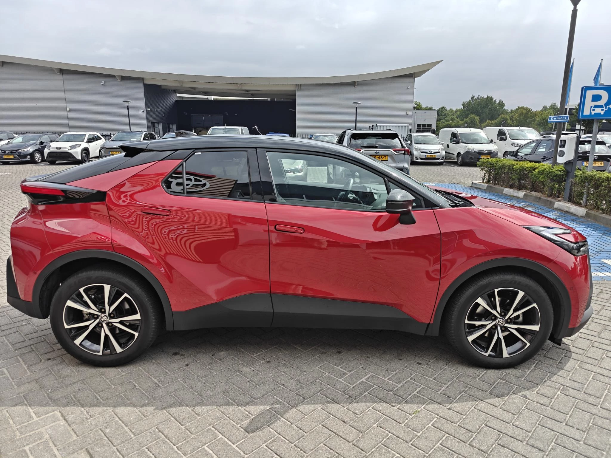 Hoofdafbeelding Toyota C-HR