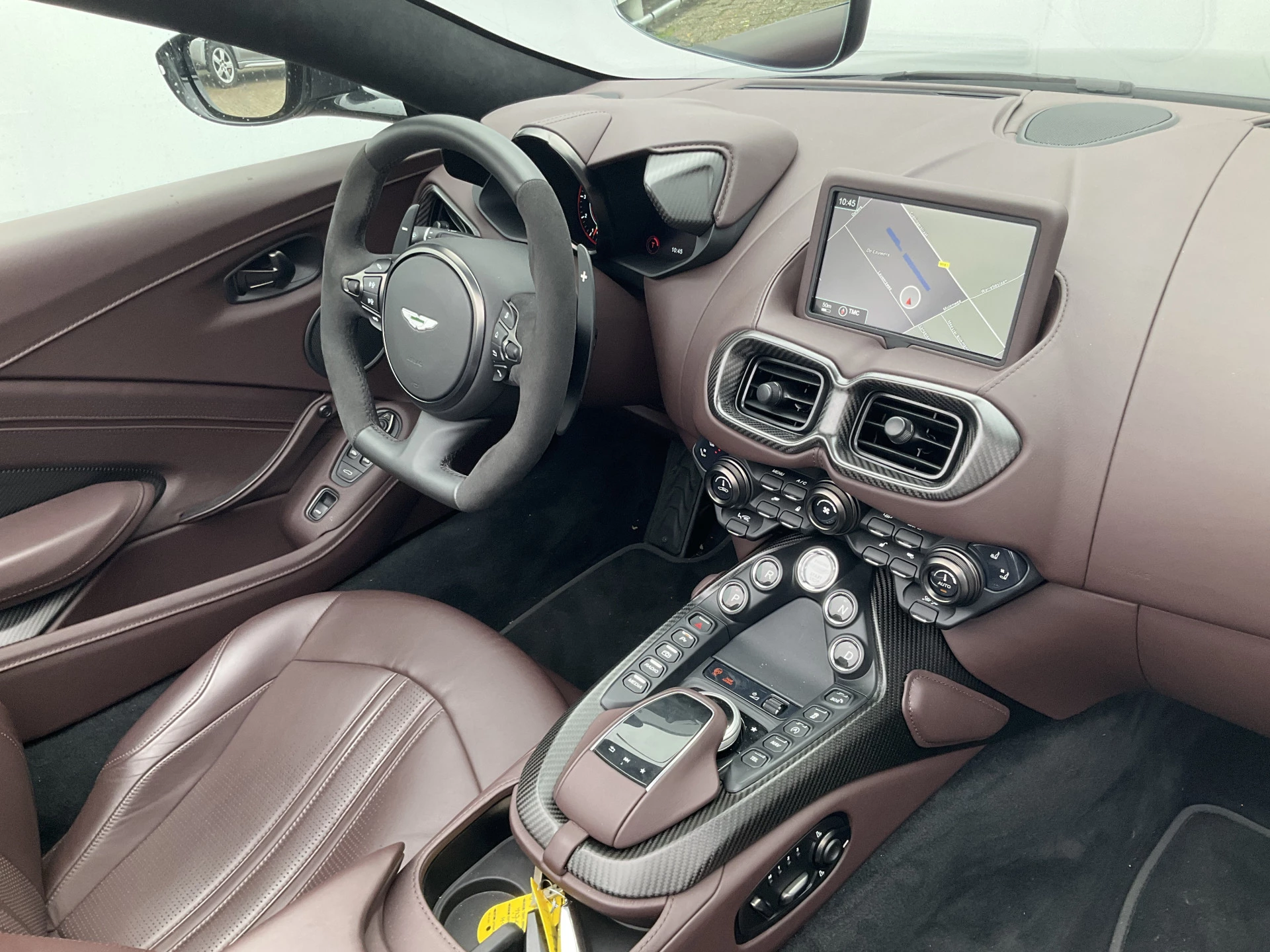 Hoofdafbeelding Aston Martin V8 Vantage