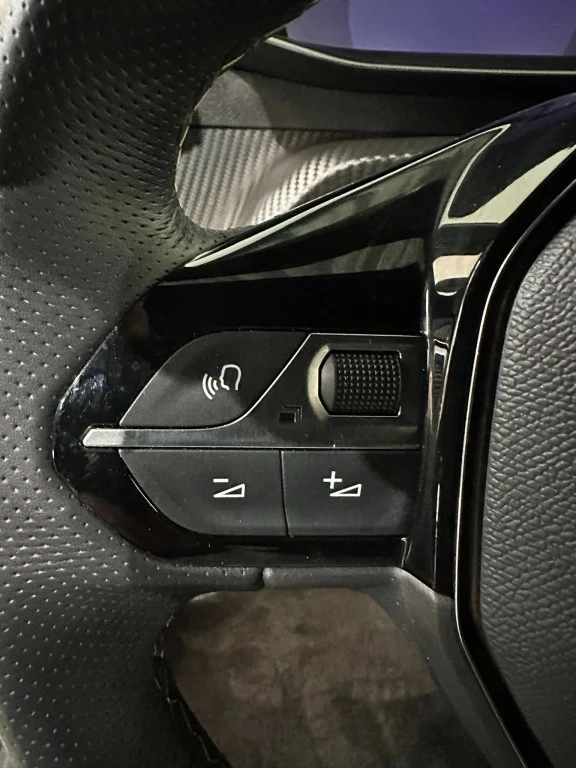 Hoofdafbeelding Peugeot e-2008