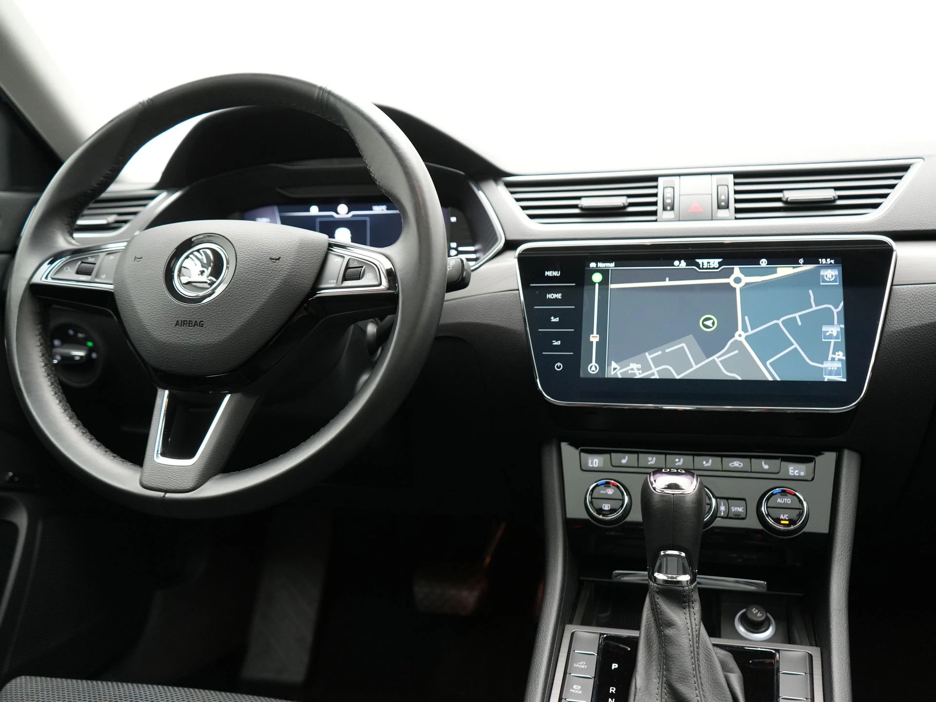 Hoofdafbeelding Škoda Superb