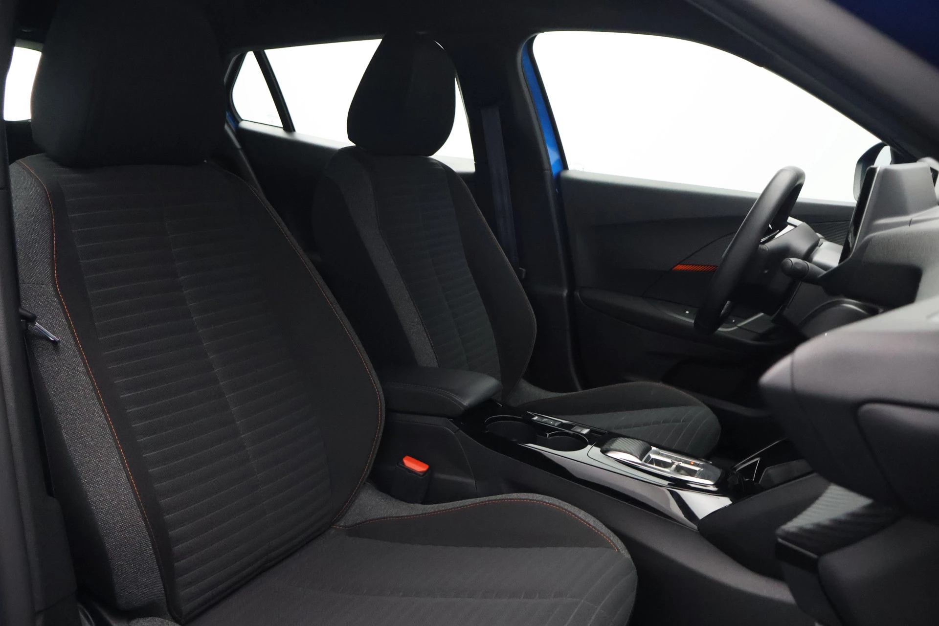 Hoofdafbeelding Peugeot e-2008