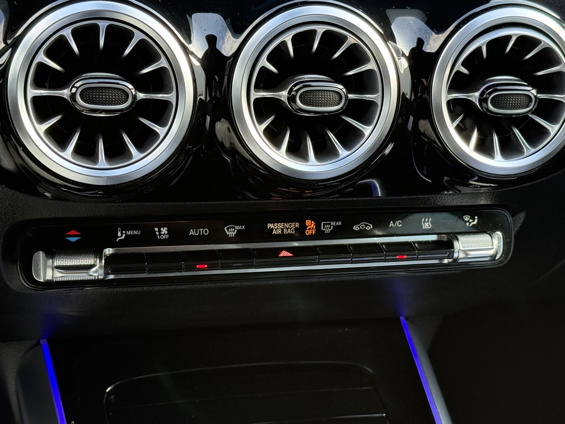 Hoofdafbeelding Mercedes-Benz EQA