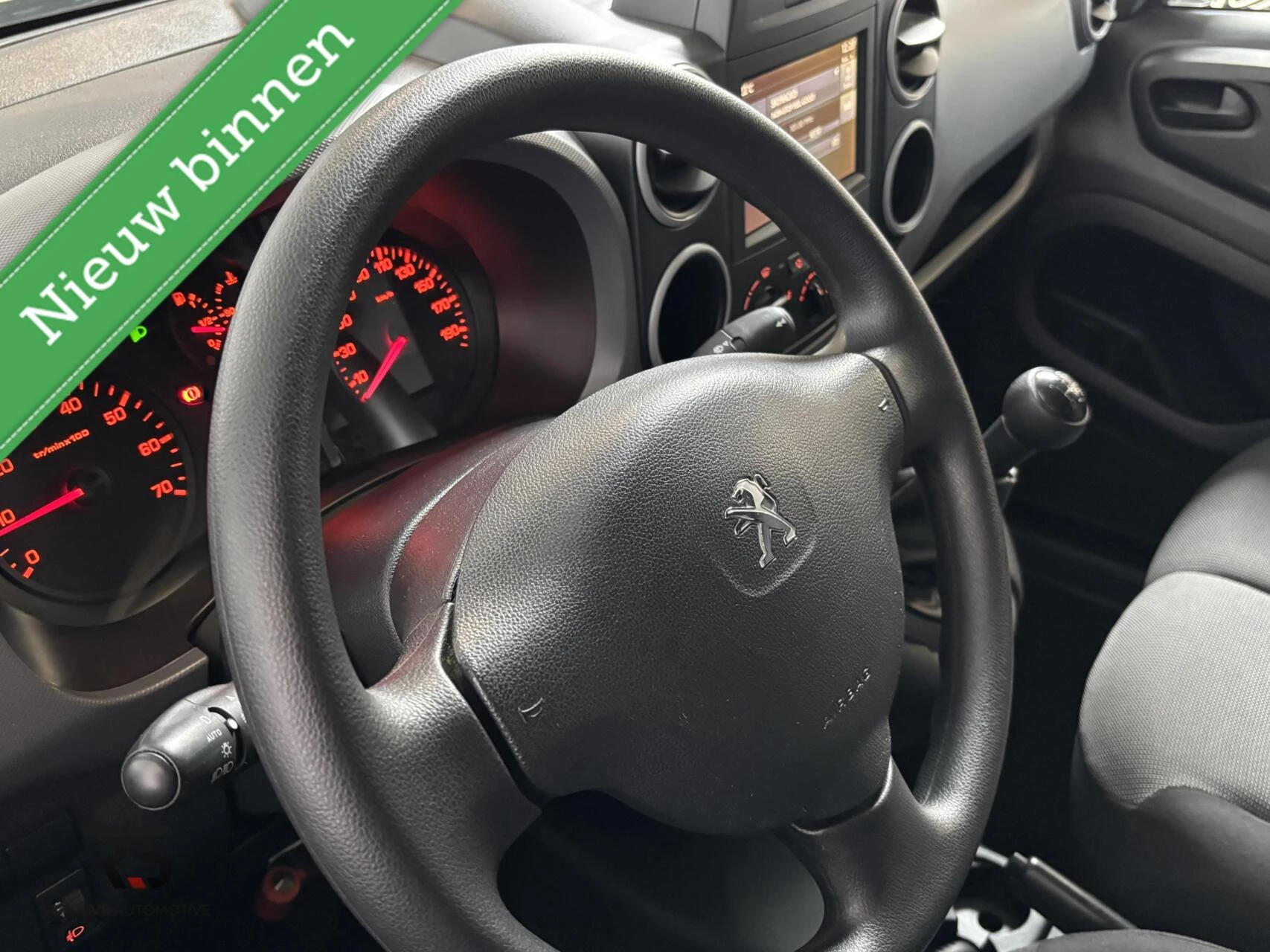 Hoofdafbeelding Peugeot Partner