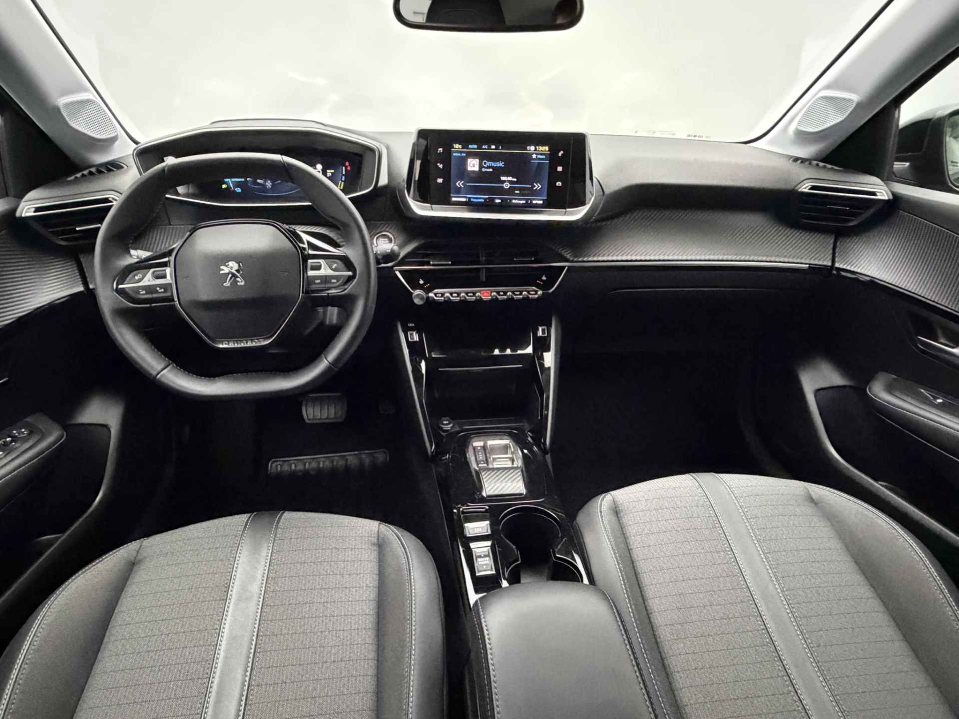 Hoofdafbeelding Peugeot e-208