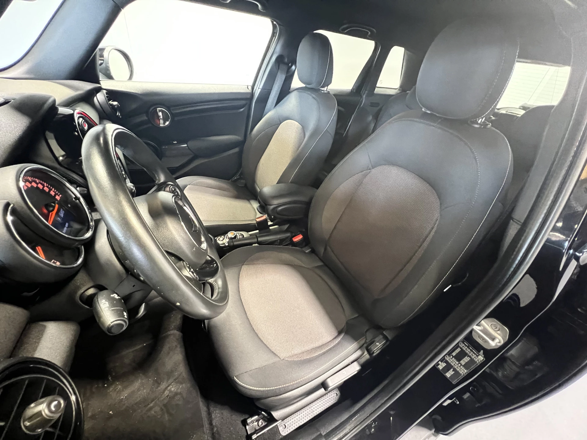 Hoofdafbeelding MINI 5-deurs