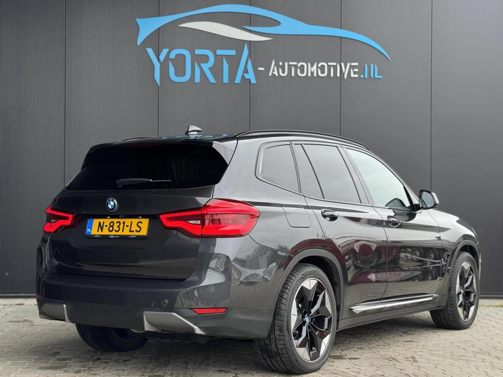 Hoofdafbeelding BMW iX3