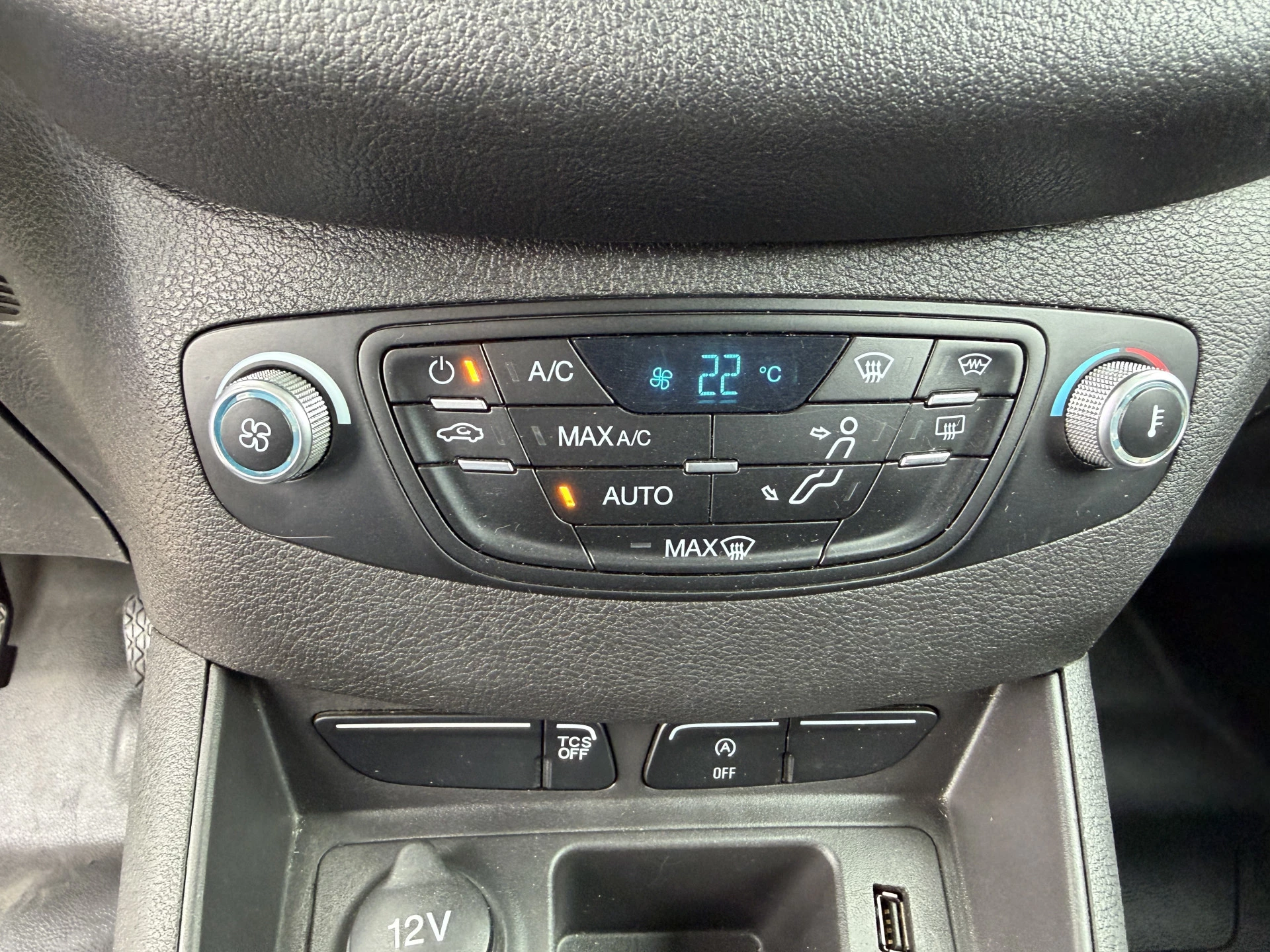 Hoofdafbeelding Ford Transit Courier