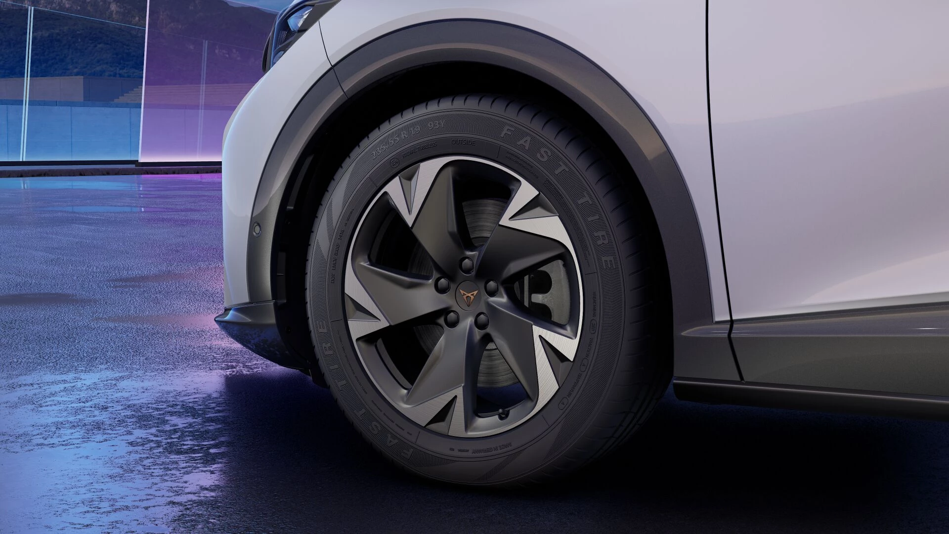 Hoofdafbeelding CUPRA Tavascan