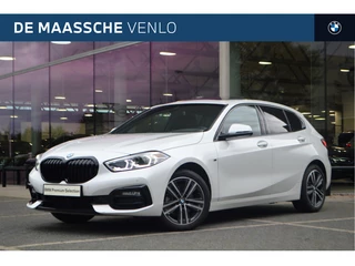 BMW 1 Serie 118i Executive Sport Line / Panoramadak / Sportstoelen / LED / Parking Assistant / Parking Assistant / Live Cockpit Professional