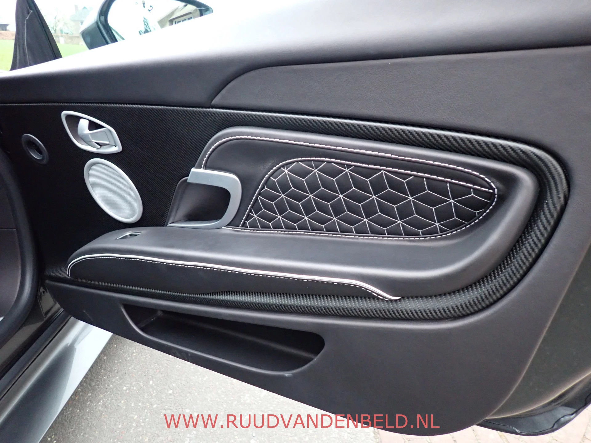 Hoofdafbeelding Aston Martin DBS